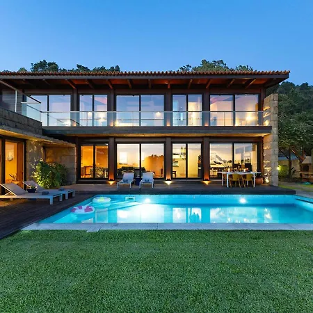 Sunrise Escape With Pool By Portugal Active Semesterbostad
